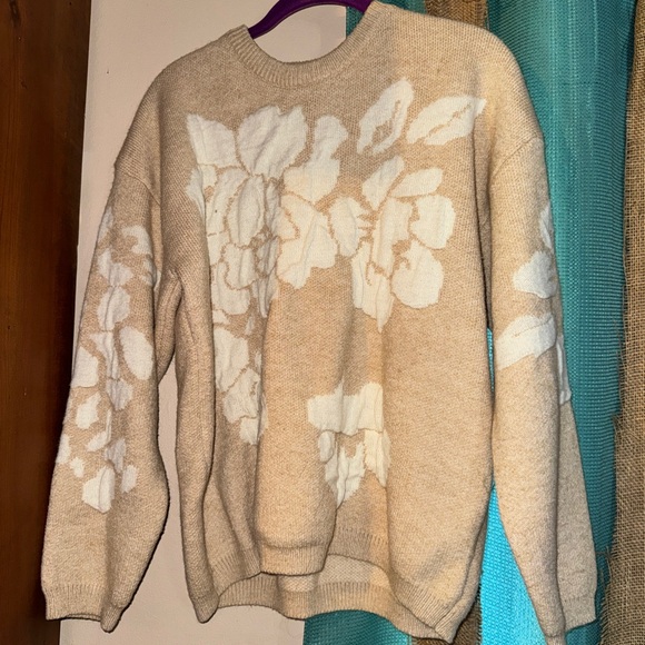 Entro Support Your Dreams oatmeal floral sweater. - Picture 5 of 5